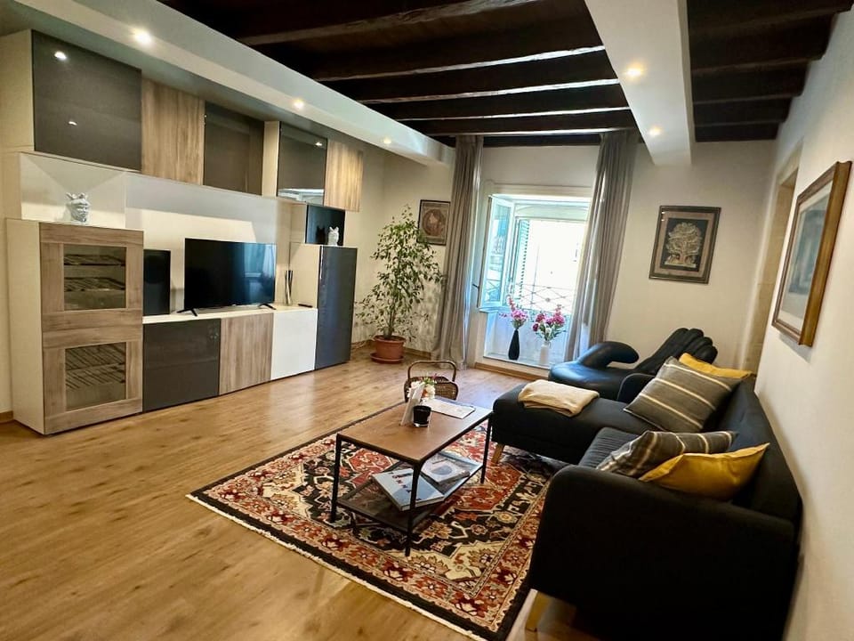 Historical 1400 Ft2 Apartment At Temple Of Apollo Apartment in Syracuse