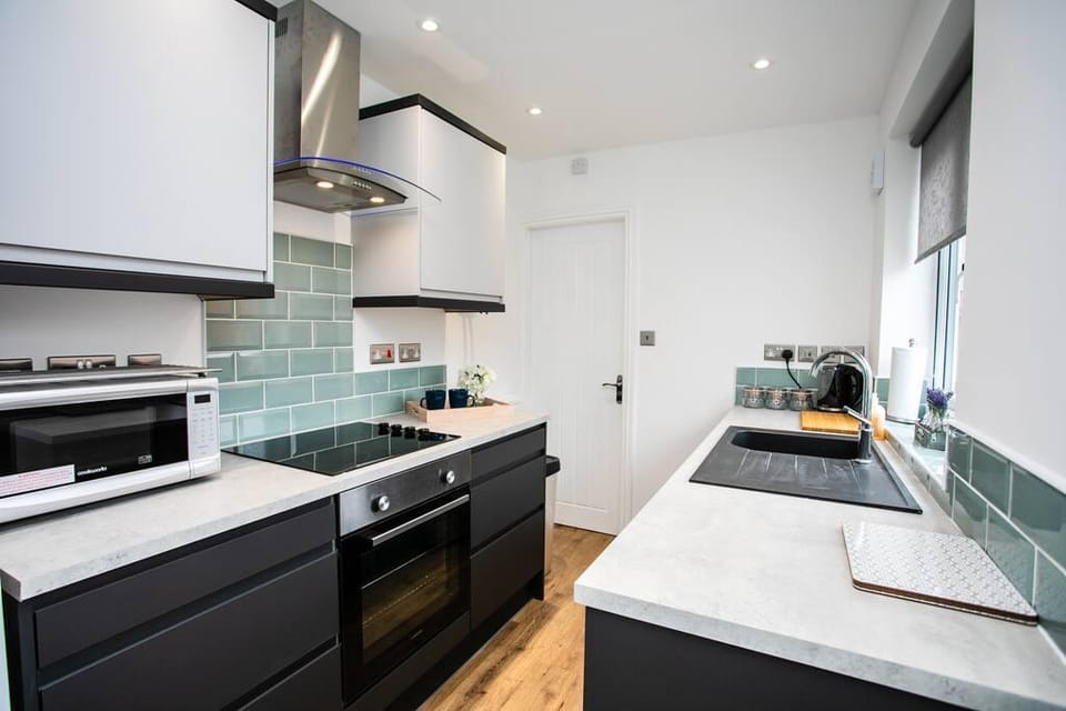 Spacious Cottage Nr Hospital *Free Parking WIFI* Vacation rental in Sunderland