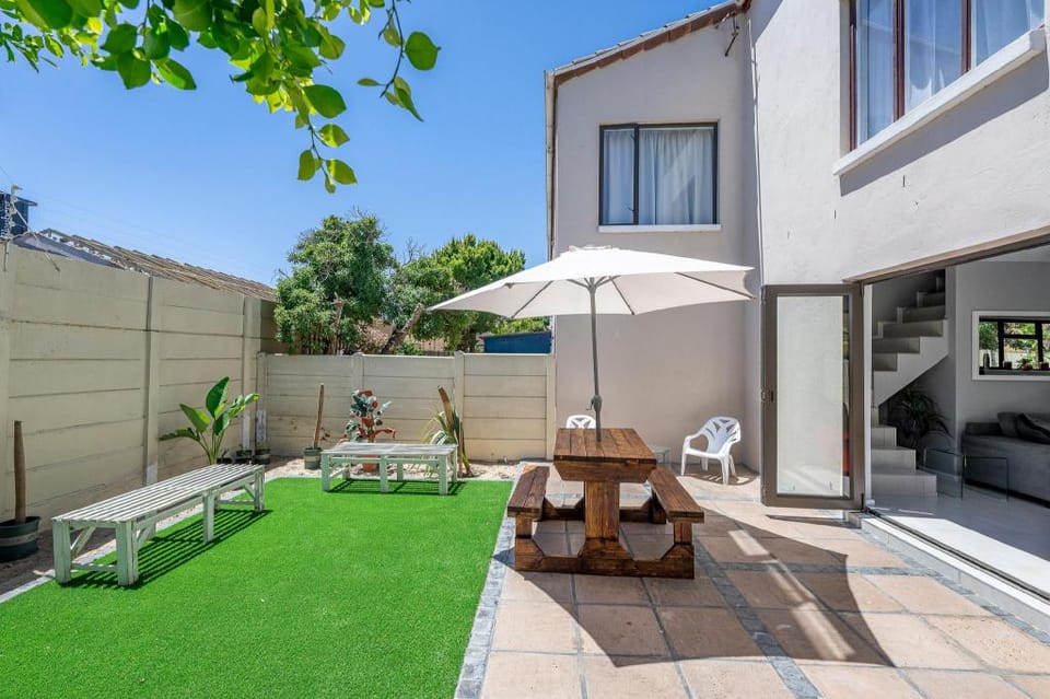 See Huisie Vacation rental in Cape Town