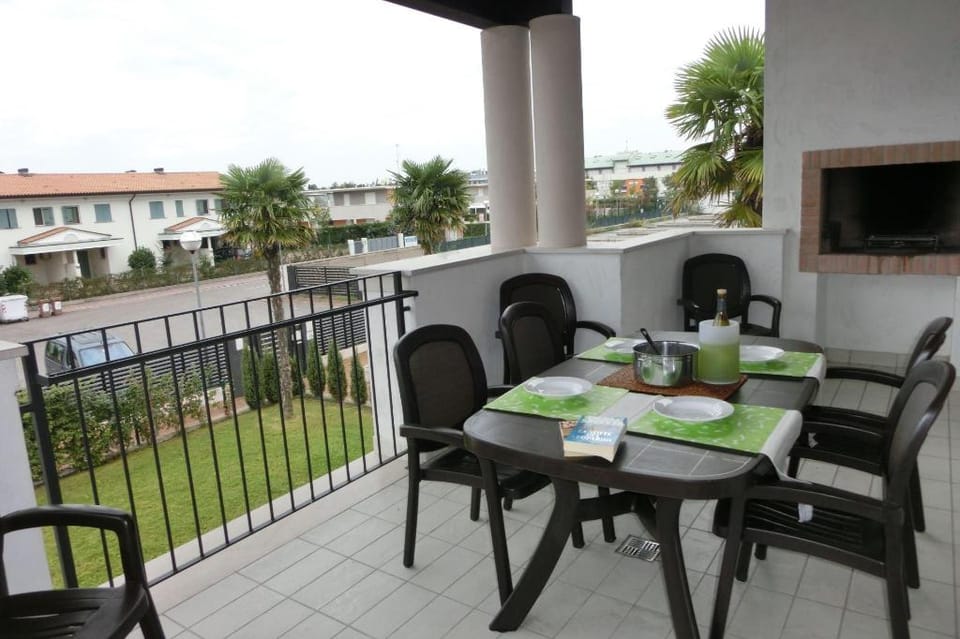 Amazing 3 bedroom apartment for up to 8 guests with Beahost Rentals Apartment in Bibione
