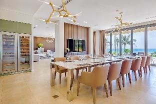 Exclusive 6BR Beachfront Villa 1000m2 Private Pool Villa in Hoa Hai