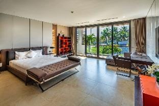 Exclusive 6BR Beachfront Villa 1000m2 Private Pool Villa in Hoa Hai