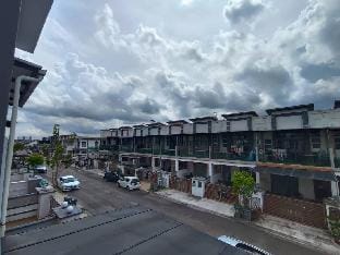 mount austin 4bedroom 4bath 10pax not allow party Vacation rental in Johor Bahru