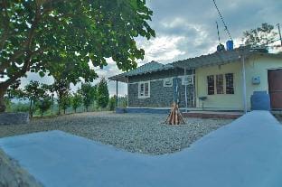 Vagamon 5 large fam.rooms &20 bunk Apmt#8129835682 Apartment in Kerala