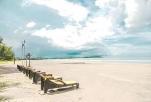 Sunrise private beach Apartment in Johor