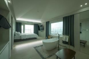 Daecheon CL Hotel Bed and Breakfast in South Korea