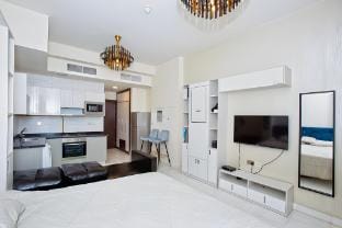 Beautiful Studio Apt with Iconic Burj Khalifa View Apartment in Dubai
