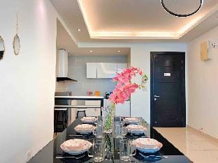 Ipoh Modern Cozy w Balcony [8pax] 3 FREE Parking Apartment in Ipoh