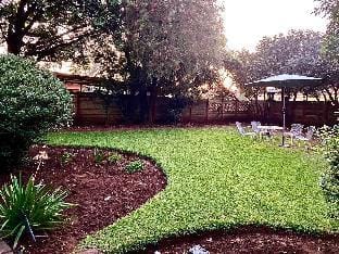 Queens Room with Airy Balcony Apartment in Gauteng