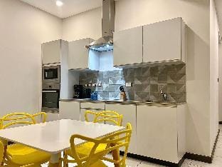 Chill 1.5BR at Skynest/ Deck/ Pool/ Cues Apartment in Nairobi