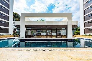 The Upscale Minimalist Condo/ Pool Apartment in Nairobi