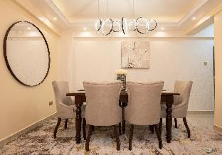 Sophisticated Minimalist 2BR/ Arboretum Vacation rental in Nairobi