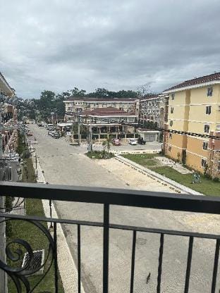 Cozy and Clean Space at Arezzo Place by JC Vacation rental in Davao City