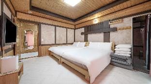 Gyeongju riu kids Poolvilla Bed and Breakfast in South Korea