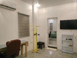 Bais Home Stay 1 Bedroom Apartelle Apartment in Central Visayas