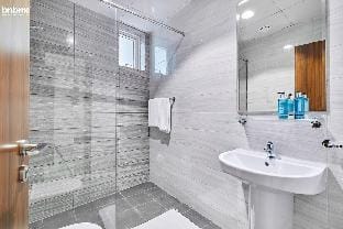 bnbmehomes|Lux Living Nxt to Address Fountain 1303 Apartment in Dubai