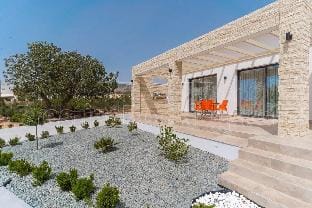 Aretousa Combination Villa in Peyia