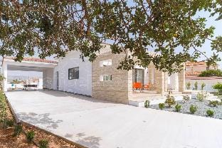 Aretousa Dyo Villa in Peyia