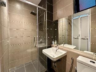 Disney • Lakeview | Walking to Legoland | 2B2B Apartment in Johor