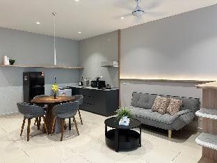 FullReno Delightful 10pax Spacious Home Vacation rental in Johor Bahru