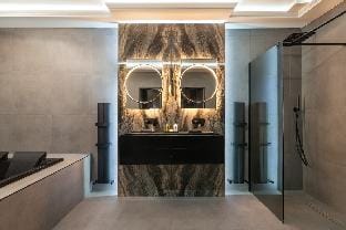 Luxury City Centre Oasis ~ Lux Spa Bath ~ Romantic Vacation rental in Edinburgh