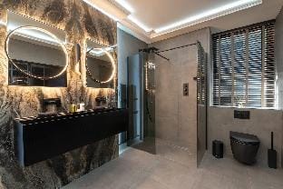 Luxury City Centre Oasis ~ Lux Spa Bath ~ Romantic Vacation rental in Edinburgh