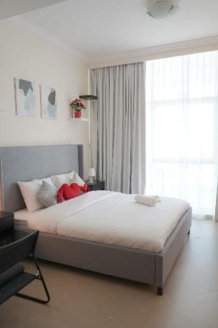 Luxury 1BHK Apartment Marina Near Beach Walk-Metro Apartment in Dubai