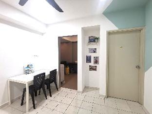 Menjalara/ Kepong/ Desapark - Room Only (2p1n) Apartment in Petaling Jaya