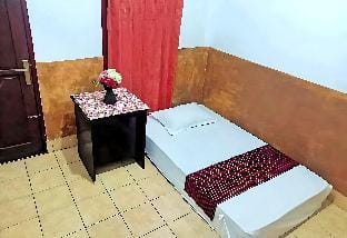 Traveller Homestay Vacation rental in Lingsar
