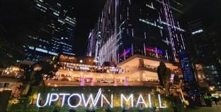 Grandiose Condo in Uptown BGC w/ Parking & View Vacation rental in Makati