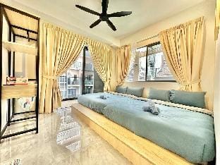 MWHolidayA2003a{PrivateJaccuzi}FunBubbleFamilyVila Apartment in Malacca