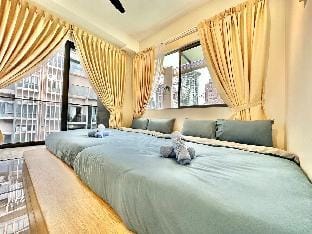 MWHolidayA2003a{PrivateJaccuzi}FunBubbleFamilyVila Apartment in Malacca