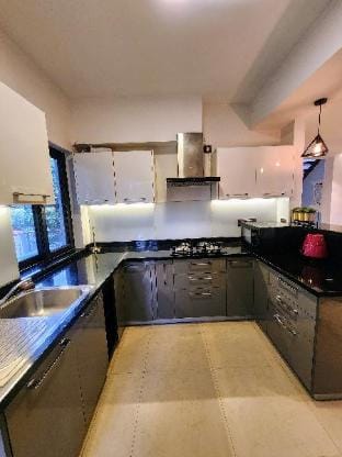 Highlands Duplex in City Center Apartment in Bengaluru