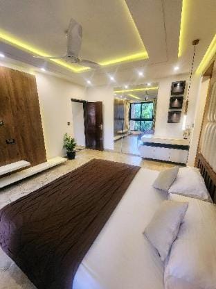 Highlands Duplex in City Center Apartment in Bengaluru