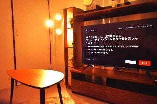 なんば駅電車6分/道頓堀まで電車4分/鶴橋駅徒歩6分/2つの戸建て完全貸切！/最大23名！ Vacation rental in Osaka