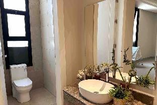Centrally located luxury apt in alizdhar Vacation rental in Riyadh