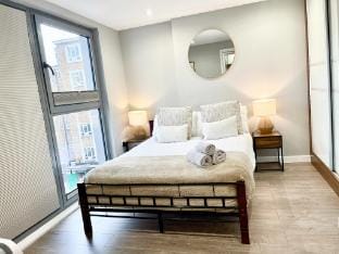 Modern 3Bed Flat in Shoreditch w/ Private Terrace Apartment in London Borough of Islington