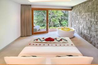 Suite Room with Forest View near Monkey Forest Vacation rental in Ubud