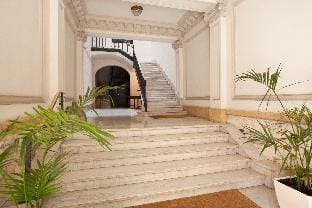 HoHomes - Luxury Palacete with terrace Apartment in Barcelona