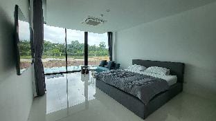 The Brahminy Kite Poolvilla Thale Noi Villa in Thailand