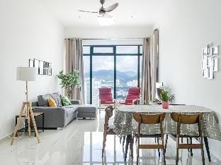 RubyHome@Beacon Suites w/ Sunset View#InfinityPool Apartment in George Town