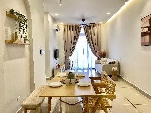 JAPANDI INS 4-6PAX | 1min to CIQ CS JBCC JB Town Apartment in Johor Bahru
