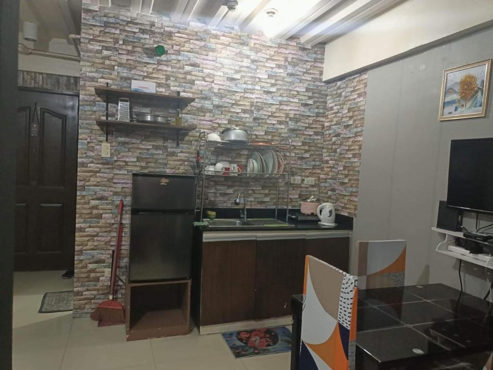 Vimelzu Mhavic Family Room Apartment in Paranaque