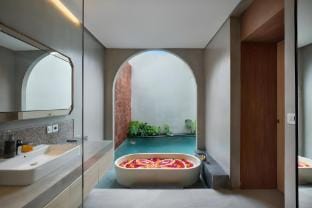 Relaxing 1BR Private Pool Villa near Monkey Forest Villa in Ubud