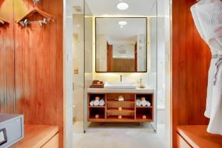 Modern 1BR Villa with Private Pool and Bathtub Villa in North Kuta
