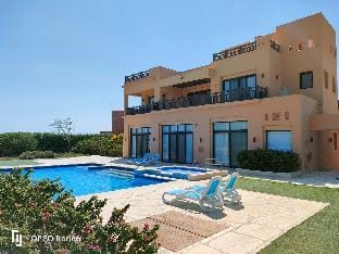 Luxury Half Villa Sea View Vacation rental in Hurghada