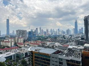 3R3B KLCity CentreView (Balcony) - 8 pax B14-07 Apartment in Federal Territory of Kuala Lumpur