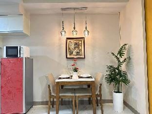 A Residence with a Mall and Nightlife @ Uptown BGC Apartment in Makati