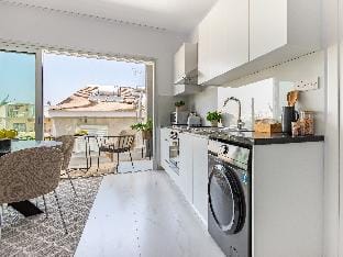 Sanders Cruise - Elegant Studio apt. wbalcony Apartment in Limassol City