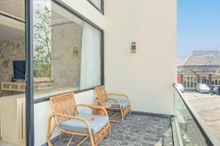 Tropical Loft Suite Room Villa with Pool in Canggu Vacation rental in North Kuta